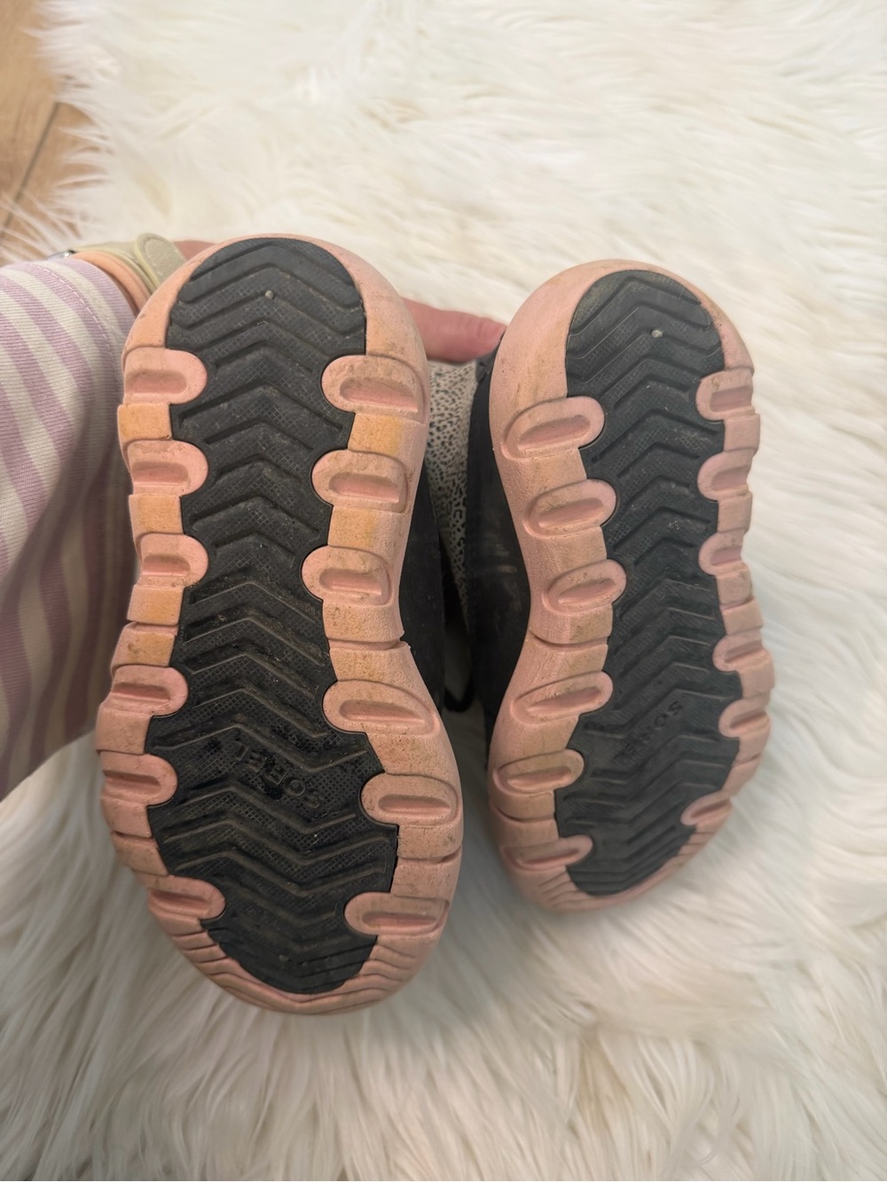 Sorel Kids Leopard-Print Snow Boots in Pink and Black Size 10C - Picture 4 of 4